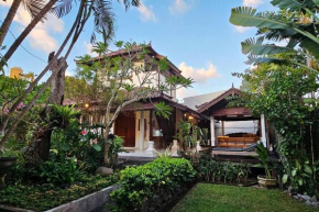 charming balinese Shanty house